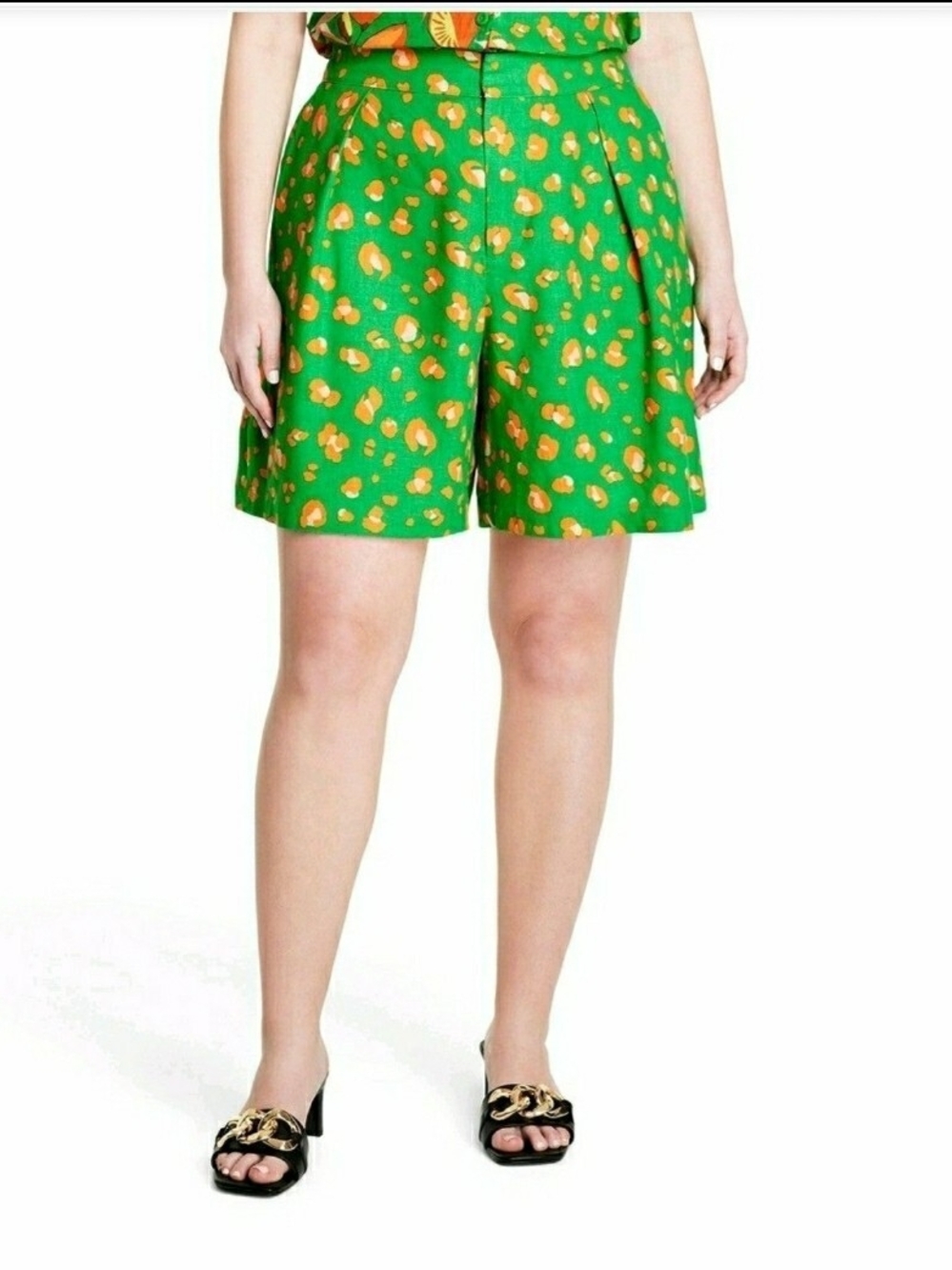 High-Waist Green Floral Print Bermuda Shorts